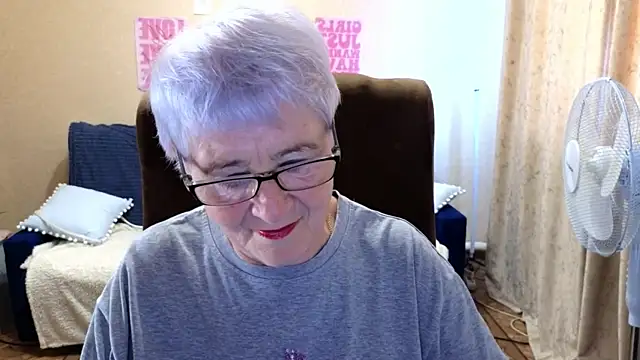 Sandra Snowflake online show from June 2026 04:17:01 AM