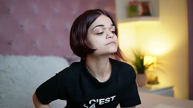 MaiaMini online show from October 2025 10:03:02 PM