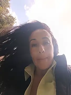 Snapshot of Coeur_de_luxure chatting on June 2026 03:43:01 PM Coeur de luxure online show from June 2026 03:43:01 PM