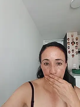 Snapshot of Coeur_de_luxure chatting on July 2026 06:40:02 PM Coeur de luxure online show from July 2026 06:40:02 PM