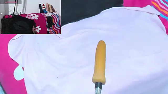 Snapshot of afroditacute15 chatting on February 2026 10:03:02 PM afroditacute15 online show from February 2026 10:03:02 PM