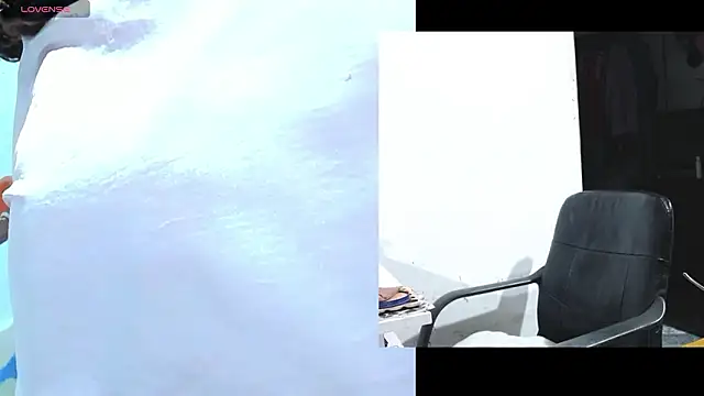 Snapshot of afroditacute15 chatting on February 2026 12:21:01 AM afroditacute15 online show from February 2026 12:21:01 AM