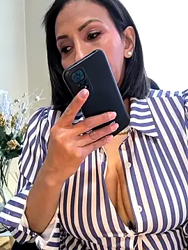 Mrsvictoriaaa online show from December 2025 06:47:01 PM