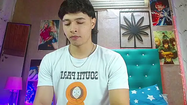 LiamAndrewzz online show from November 2025 03:38:02 PM