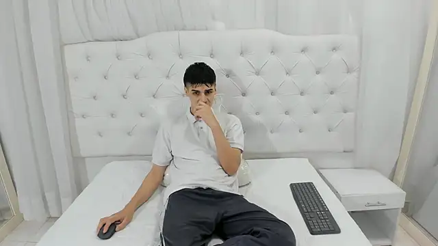 frank jhonsson online show from November 2025 02:08:01 PM