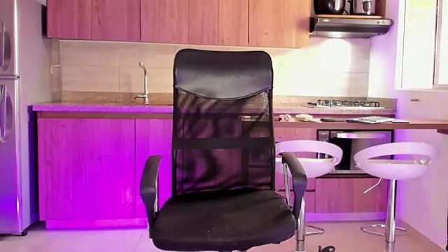 Snapshot of valeria__lewiis chatting on February 2025 02:57:01 PM valeria lewiis online show from February 2025 02:57:01 PM