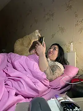 Naughtbaby 2025 online show from April 2026 12:00:02 AM