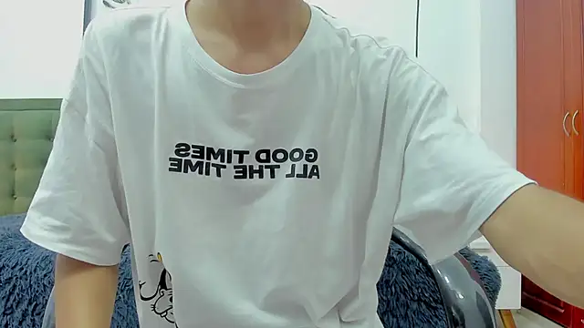 Johann sex online show from November 2025 04:27:01 PM