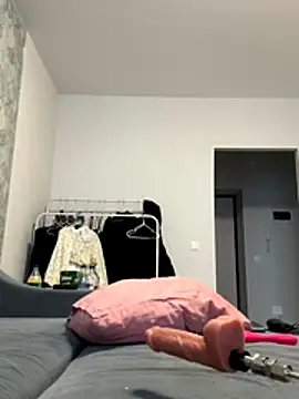 AlishaPrettyBlade online show from December 2025 08:21:01 AM