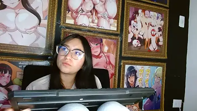 Arielle lov online show from March 2025 05:49:01 PM