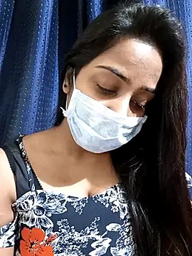 COZY ROZI online show from February 2025 04:21:02 PM