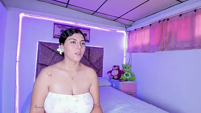 Snapshot of Cristal_Smith20 chatting on October 2025 02:51:02 PM Cristal Smith20 online show from October 2025 02:51:02 PM