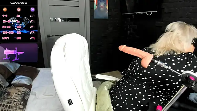 Snapshot of LaylaLayla7 chatting on September 2025 07:52:02 AM LaylaLayla7 online show from September 2025 07:52:02 AM