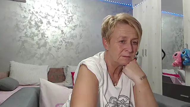 RosesandLillies online show from April 2026 05:09:02 PM