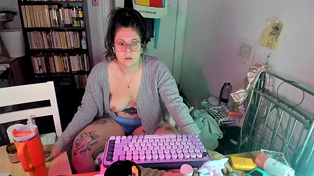 Snapshot of Rosiee69_ chatting on November 2025 02:26:01 PM Rosiee69 online show from November 2025 02:26:01 PM