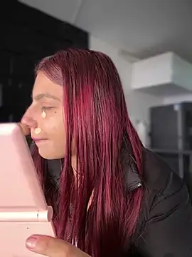 Snapshot of Emily-teen chatting on February 2026 04:43:02 PM Emily-teen online show from February 2026 04:43:02 PM