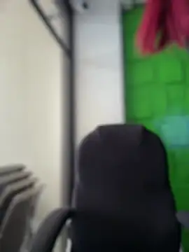 Snapshot of Emily-teen chatting on February 2026 01:53:02 PM Emily-teen online show from February 2026 01:53:02 PM