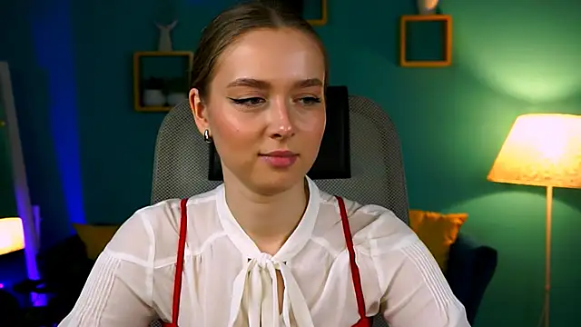 JenniferGraces online show from March 2025 04:32:01 PM