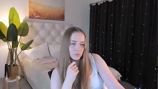 Snapshot of JenniferGraces chatting on June 2026 12:32:02 AM JenniferGraces online show from June 2026 12:32:02 AM