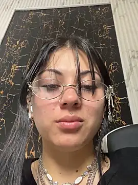 Snapshot of Guxplo_ chatting on September 2025 12:43:02 PM Guxplo  online show from September 2025 12:43:02 PM