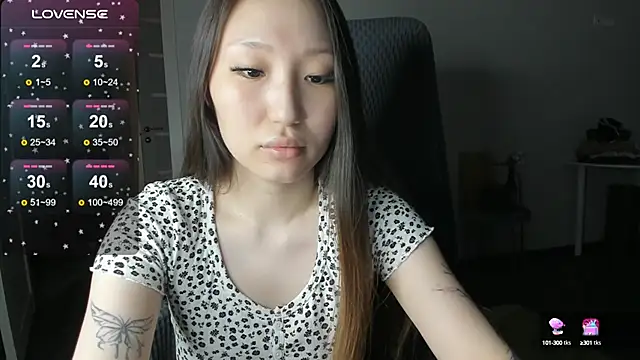 Snapshot of Christine_Carlson chatting on October 2025 04:49:01 PM Christine Carlson online show from October 2025 04:49:01 PM