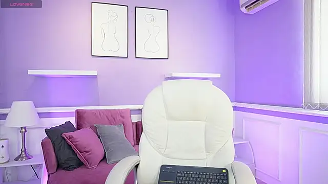 Snapshot of SaharaKramer chatting on March 2025 06:16:01 PM SaharaKramer online show from March 2025 06:16:01 PM