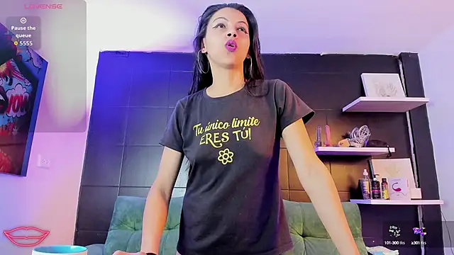 aitana garcia  online show from September 2025 12:05:01 PM