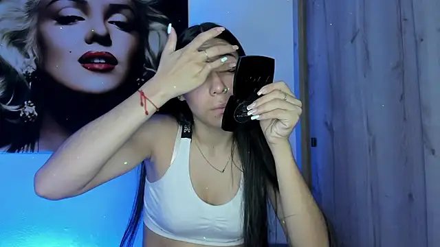 TANIA 06 online show from October 2025 01:13:01 PM