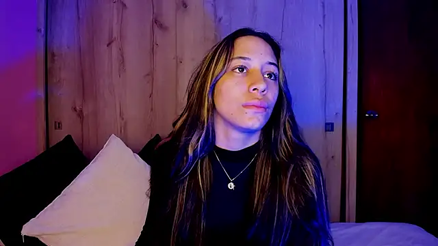 Snapshot of TANIA_06 chatting on April 2026 08:39:01 PM TANIA 06 online show from April 2026 08:39:01 PM