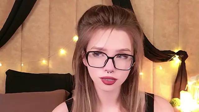 Sierra Fane online show from December 2025 11:04:02 AM