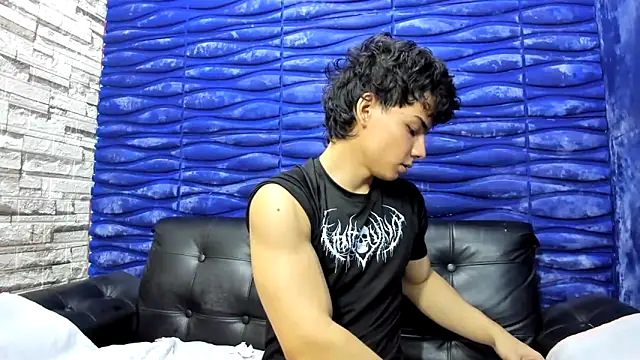 seigfried0 online show from February 2026 12:40:01 AM