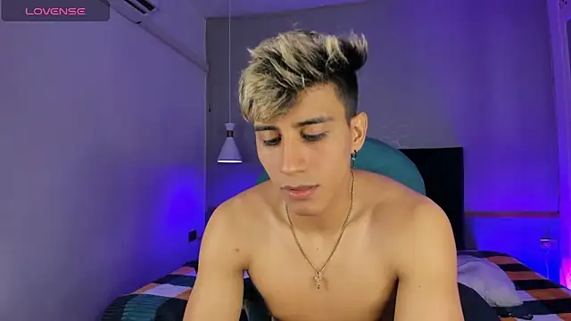 Allex Cano online show from February 2025 11:46:01 PM