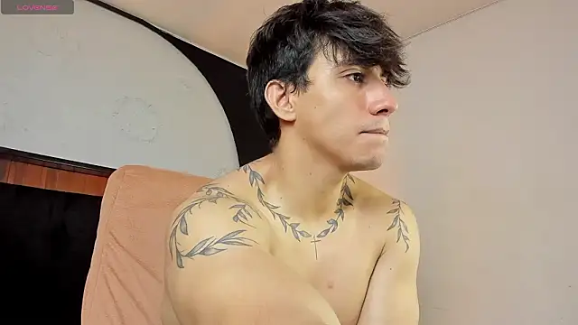 Allex Cano online show from February 2026 06:40:02 AM