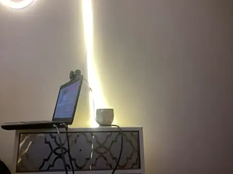 DesireLuxe online show from February 2026 06:40:02 AM