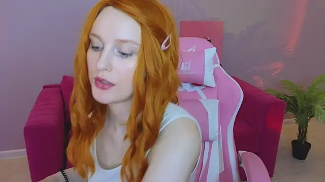 Snapshot of KristinMoore chatting on March 2025 03:34:01 PM KristinMoore online show from March 2025 03:34:01 PM