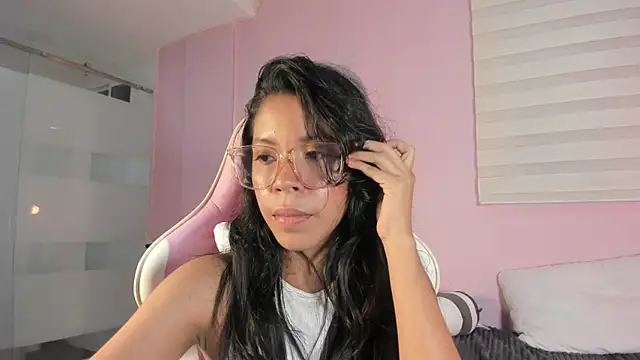 emily sweett24 online show from March 2025 03:16:02 PM