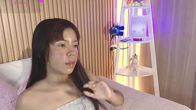 emily sweett24 online show from April 2026 12:32:02 PM