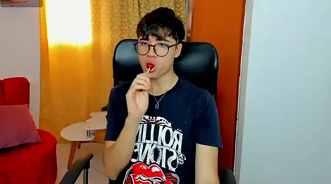 Snapshot of liam_orion chatting on March 2025 06:33:01 PM liam orion online show from March 2025 06:33:01 PM