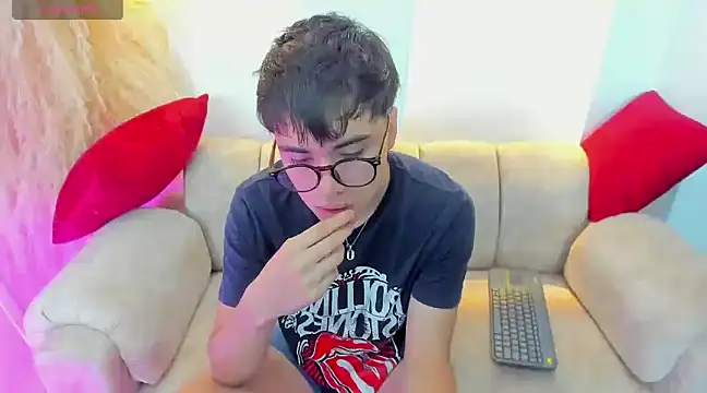 Snapshot of liam_orion chatting on March 2025 09:53:02 PM liam orion online show from March 2025 09:53:02 PM