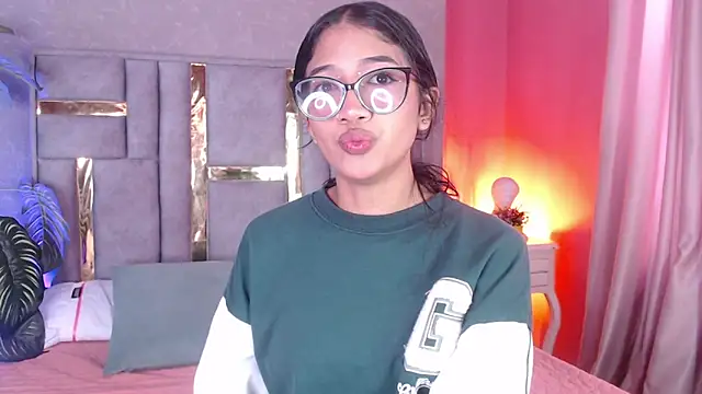 Tyla Ks online show from November 2025 07:35:02 PM