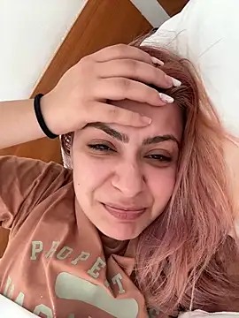 Snapshot of KittieHallo chatting on February 2025 02:06:02 PM KittieHallo online show from February 2025 02:06:02 PM