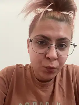 Snapshot of KittieHallo chatting on February 2025 03:05:02 PM KittieHallo online show from February 2025 03:05:02 PM