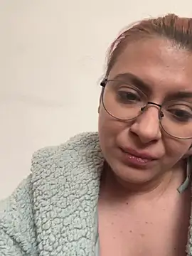 Snapshot of KittieHallo chatting on March 2025 11:07:01 AM KittieHallo online show from March 2025 11:07:01 AM