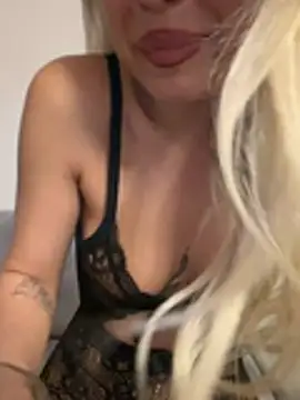 laraaaaaa online show from June 2026 07:49:01 PM