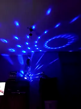 Snapshot of GrindingOvermuch chatting on October 2025 08:43:01 PM GrindingOvermuch online show from October 2025 08:43:01 PM