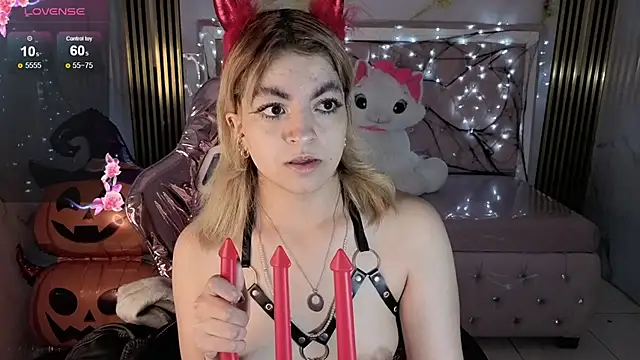 lili conor s online show from October 2025 03:21:02 AM