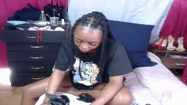 xxTatiannaxx online show from October 2025 02:18:01 PM