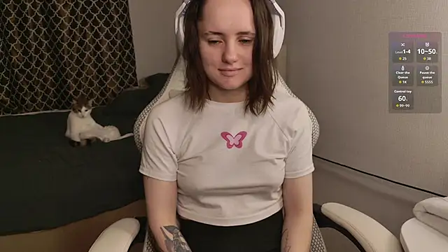 Luna Loveee online show from November 2025 04:11:01 AM