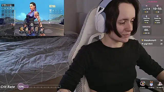 Luna Loveee online show from March 2026 08:19:01 AM