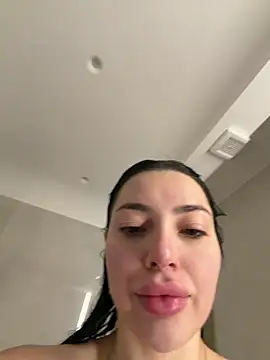 Snapshot of Mia_Splash chatting on February 2026 07:57:02 AM Mia Splash online show from February 2026 07:57:02 AM